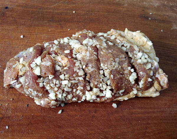 孜然烤羊肉的做法-家常味烤菜譜-易網(wǎng)健康養(yǎng)生網(wǎng) 孜然烤羊肉的做法-家常味烤菜譜