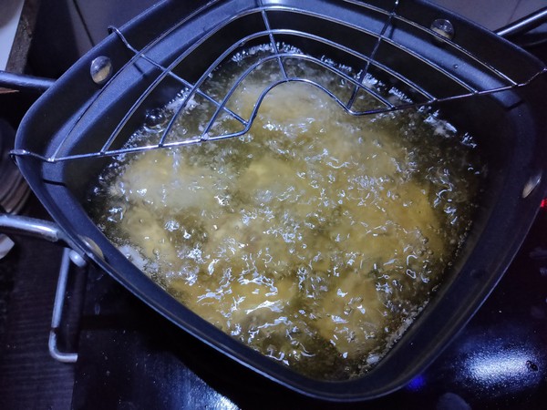 香酥老板魚的做法-家常味炸菜譜-易網(wǎng)健康養(yǎng)生網(wǎng) 香酥老板魚的做法-家常味炸菜譜