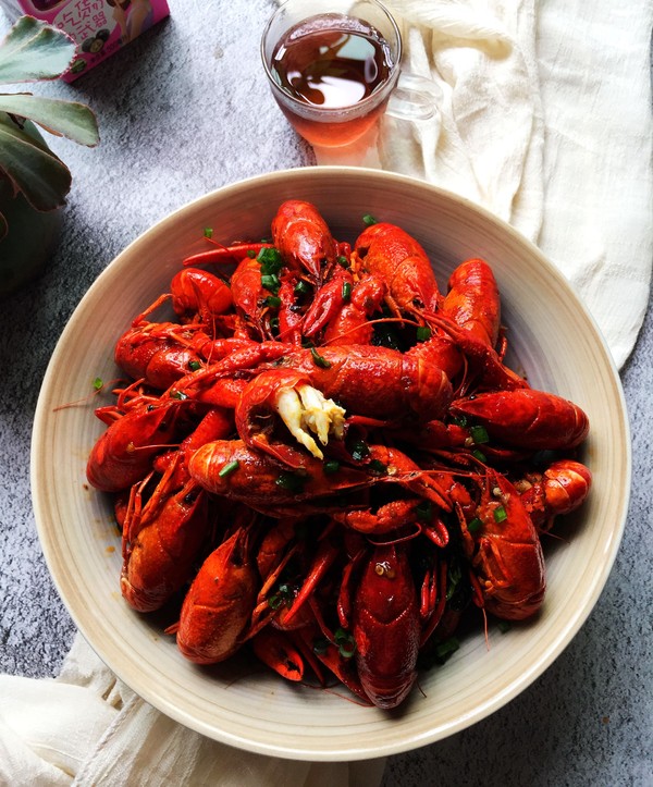 麻辣小龍蝦的做法-香辣味炒菜譜-易網健康養生網 麻辣小龍蝦的做法-香辣味炒菜譜