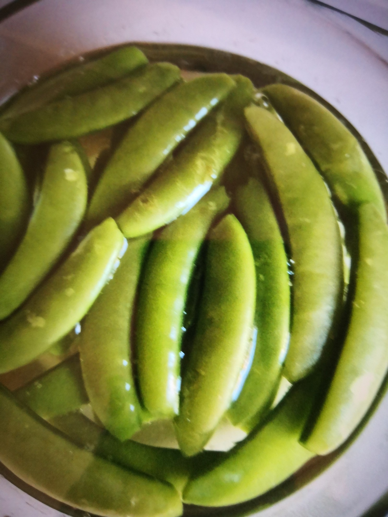 午餐肉炒甜蜜豆的做法-家常味炒菜譜-易網<a href=http://www.jsjjzhkt.cn/ target=_blank class=infotextkey>健康養生</a>網 午餐肉炒甜蜜豆的做法-家常味炒菜譜