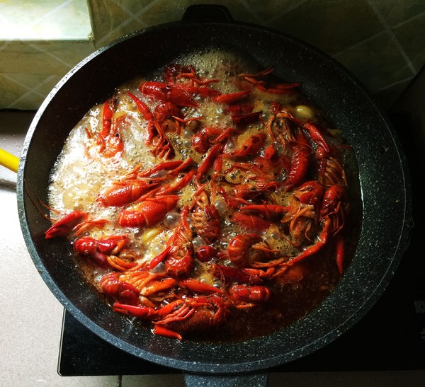 麻辣小龍蝦的做法-香辣味炒菜譜-易網健康養生網 麻辣小龍蝦的做法-香辣味炒菜譜