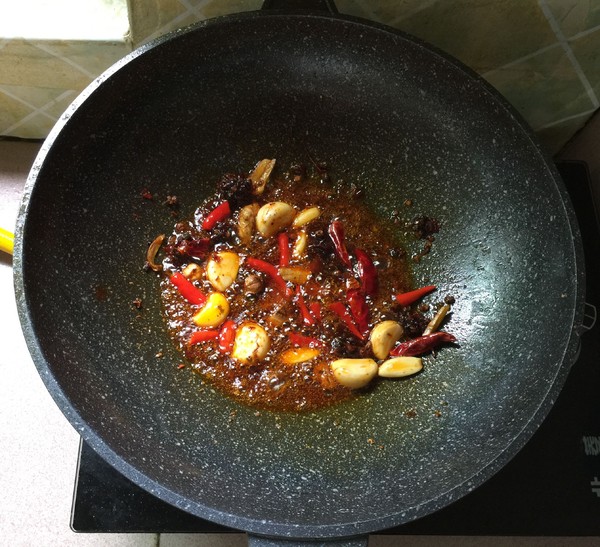 麻辣小龍蝦的做法-香辣味炒菜譜-易網健康養生網 麻辣小龍蝦的做法-香辣味炒菜譜