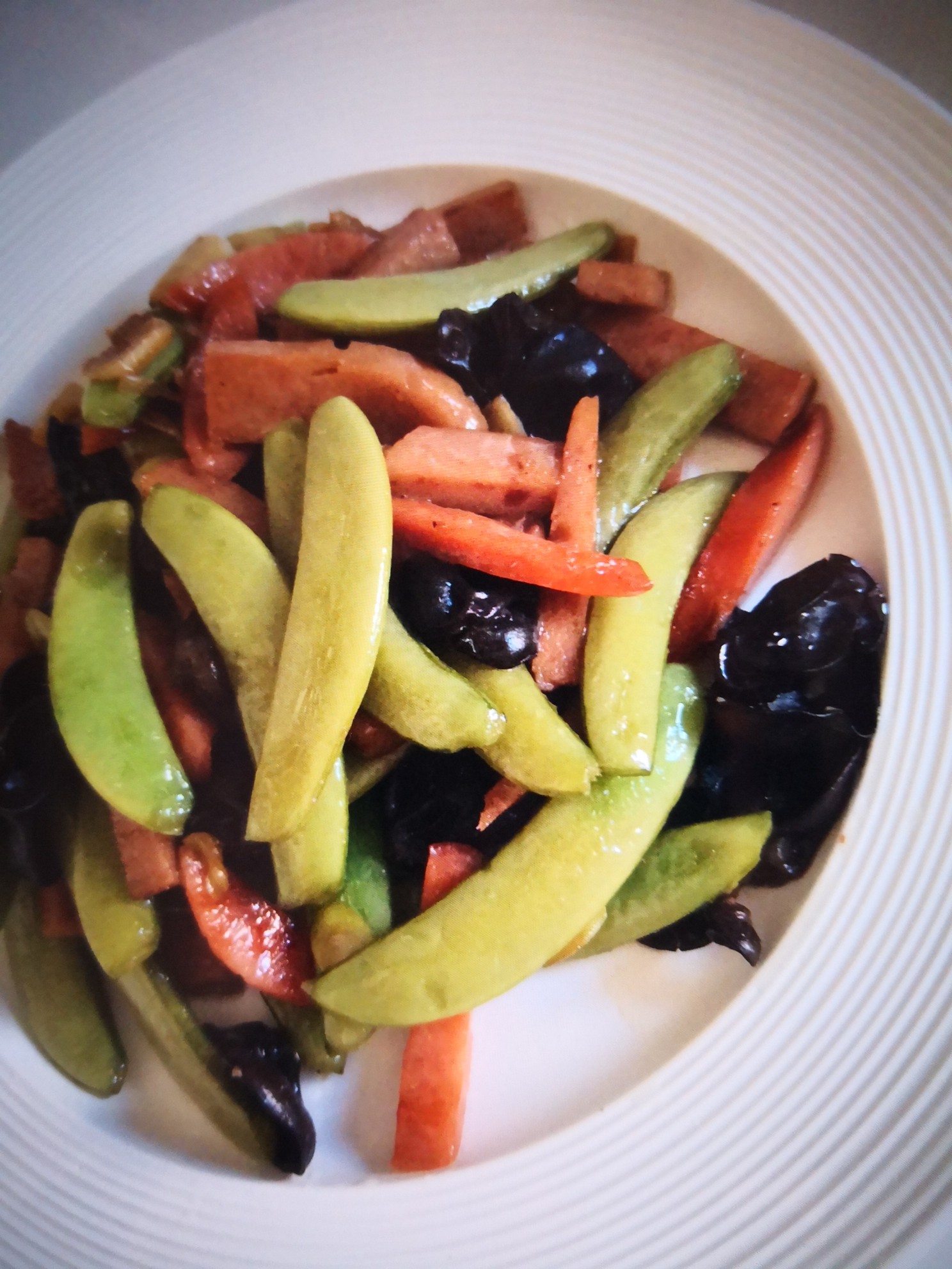 午餐肉炒甜蜜豆的做法-家常味炒菜譜-易網健康養生網 午餐肉炒甜蜜豆的做法-家常味炒菜譜