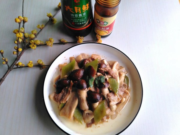 蓋頭蘑菇炒肉片的做法-咸鮮味炒菜譜-易網健康養生網 蓋頭蘑菇炒肉片的做法-咸鮮味炒菜譜