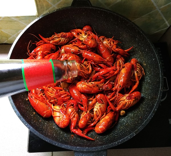 麻辣小龍蝦的做法-香辣味炒菜譜-易網健康養生網 麻辣小龍蝦的做法-香辣味炒菜譜