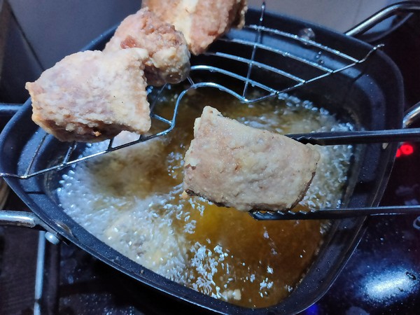 香酥老板魚的做法-家常味炸菜譜-易網(wǎng)健康養(yǎng)生網(wǎng) 香酥老板魚的做法-家常味炸菜譜