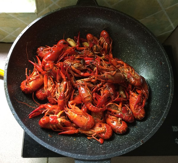 麻辣小龍蝦的做法-香辣味炒菜譜-易網健康養生網 麻辣小龍蝦的做法-香辣味炒菜譜