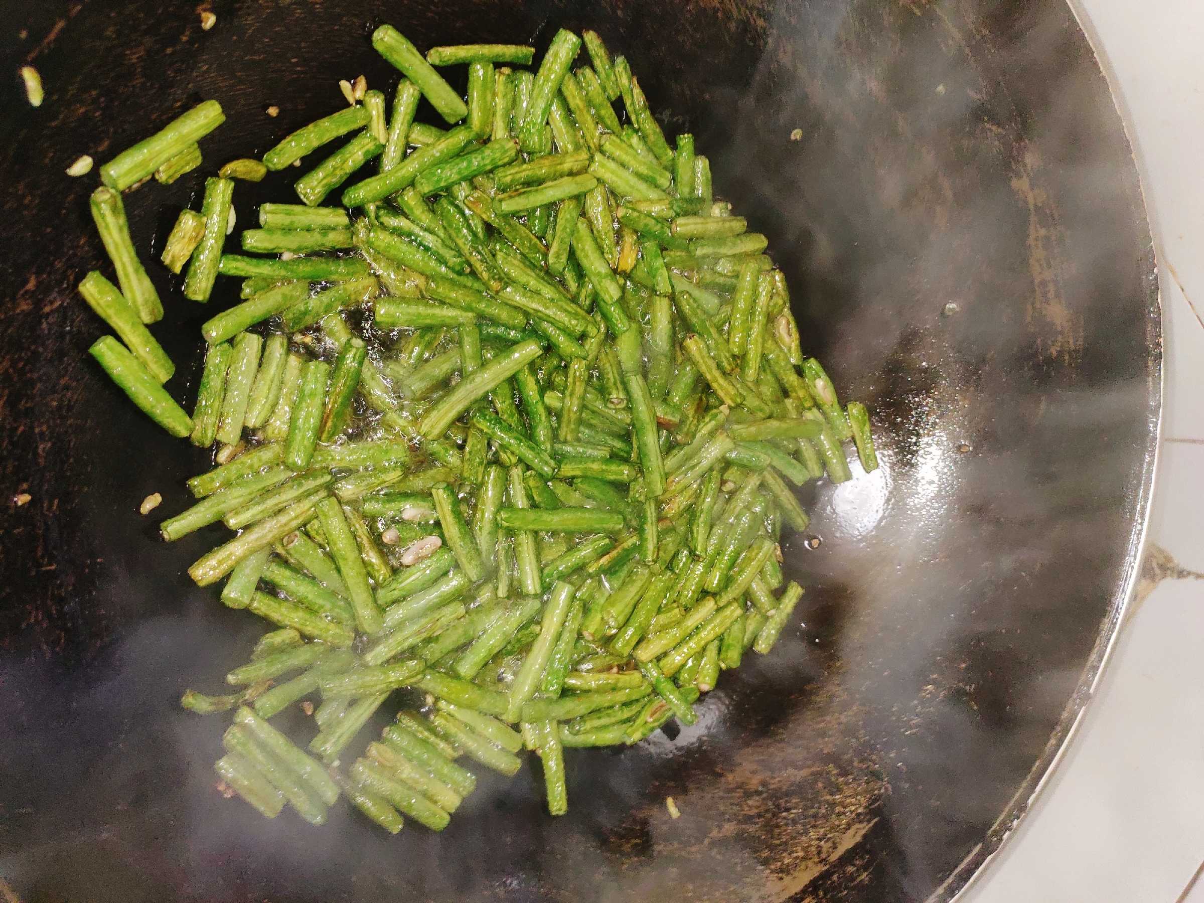 蒜香豇豆的做法-蒜香味燒菜譜-易網(wǎng)健康養(yǎng)生網(wǎng) 蒜香豇豆的做法-蒜香味燒菜譜