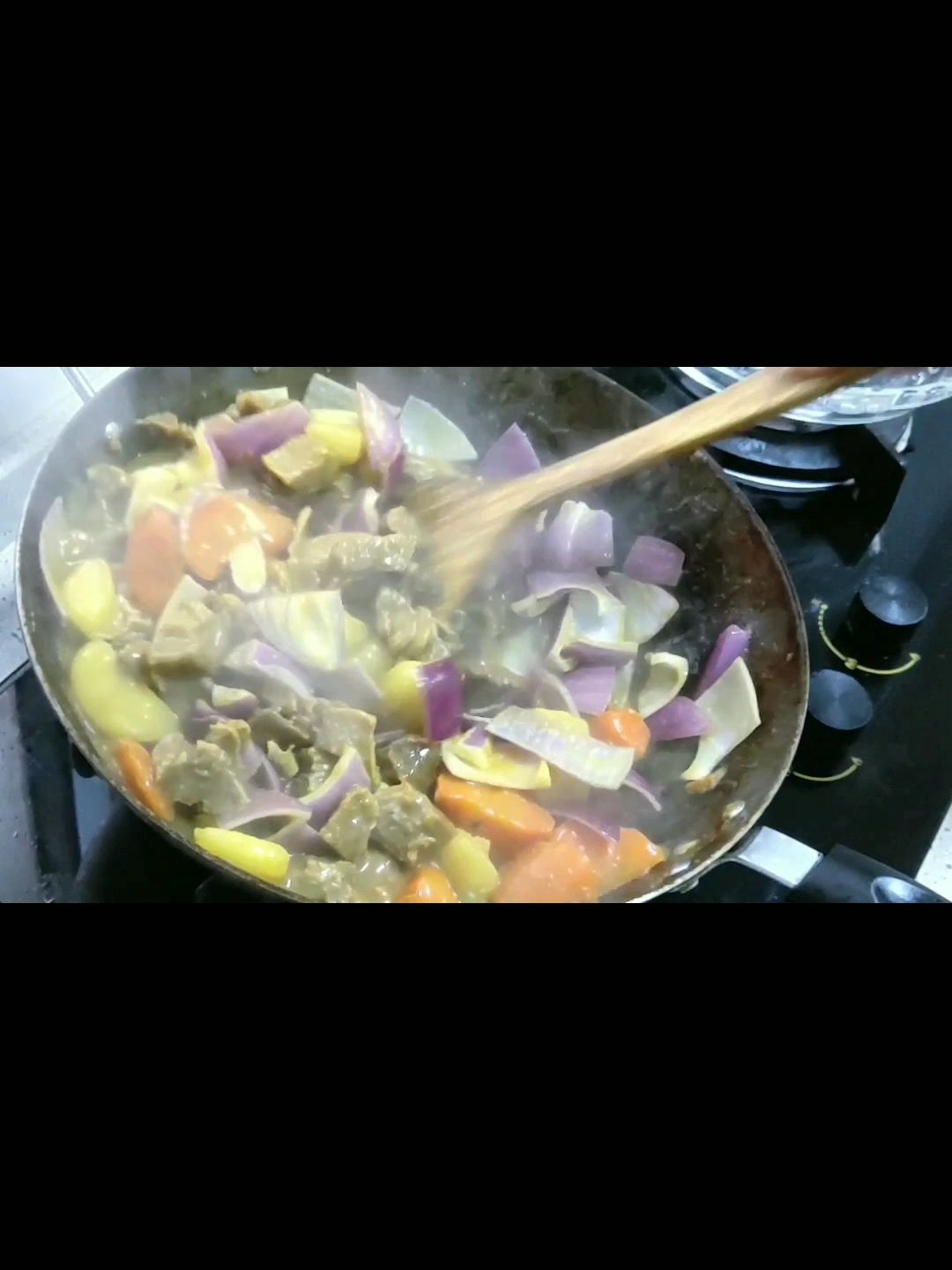 咖哩牛腩的做法-咖喱味燉菜譜