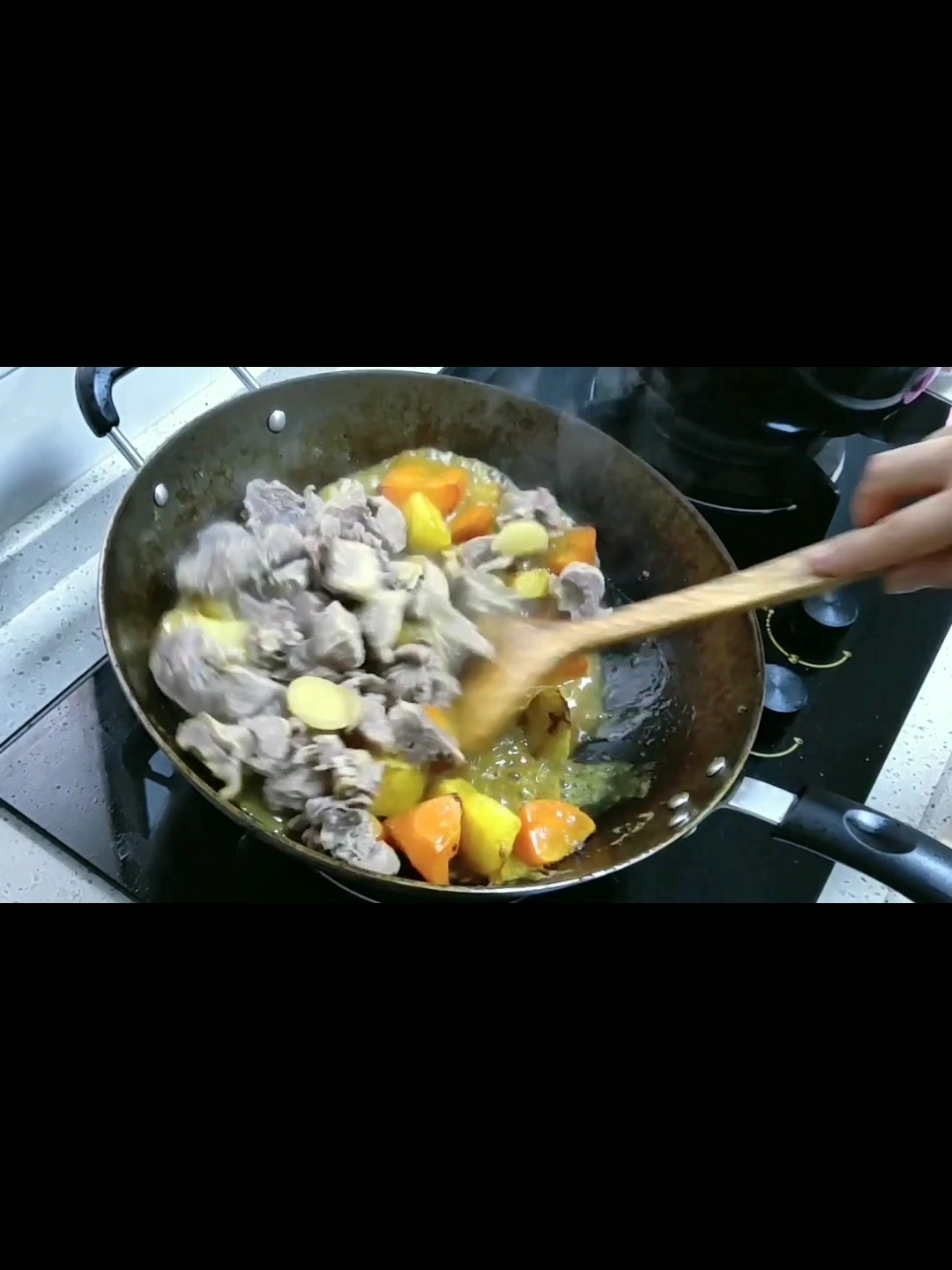 咖哩牛腩的做法-咖喱味燉菜譜