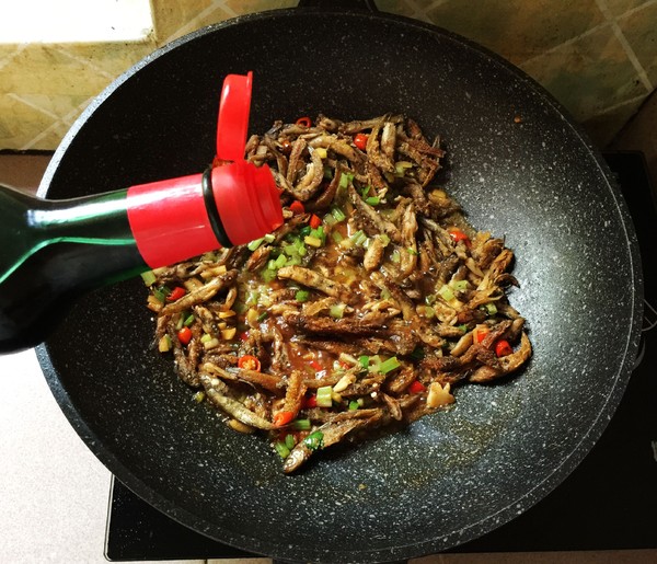 香辣小魚仔的做法-咸鮮味燒菜譜-易網健康養生網 香辣小魚仔的做法-咸鮮味燒菜譜