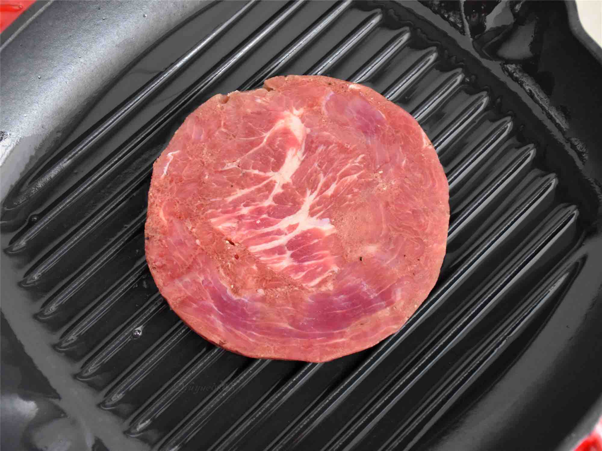 香煎鮮嫩牛排的做法-黑椒味煎菜譜-易網健康養生網 香煎鮮嫩牛排的做法-黑椒味煎菜譜