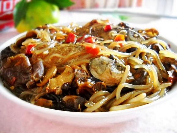 薯粉燉鯽魚的做法-咸鮮味燉菜譜
