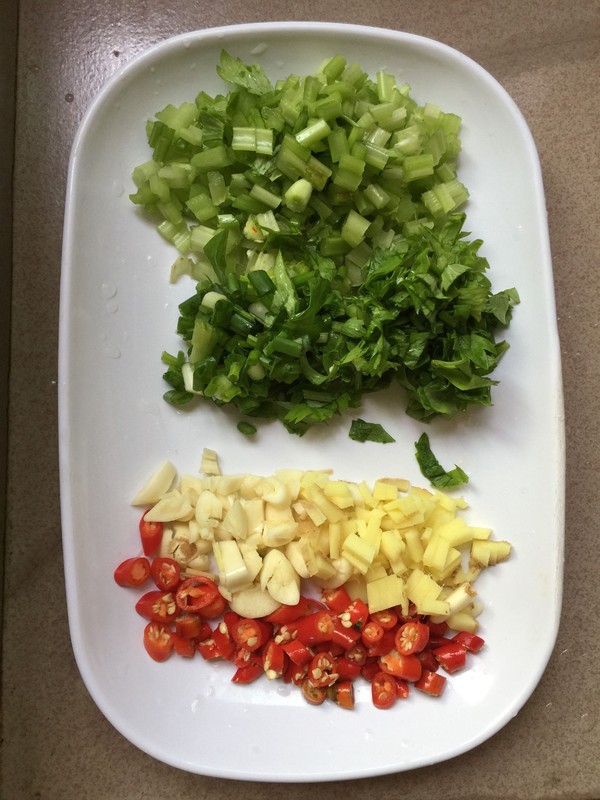 香辣小魚仔的做法-咸鮮味燒菜譜-易網健康養生網 香辣小魚仔的做法-咸鮮味燒菜譜