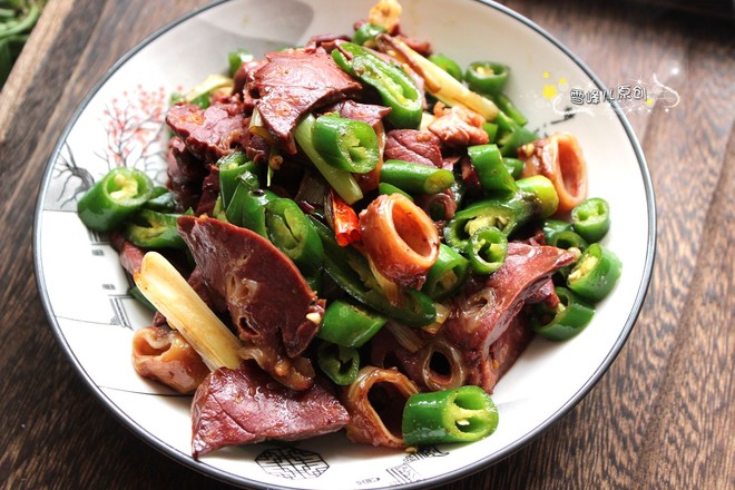 辣炒豬肺的做法-香辣味炒菜譜-易網(wǎng)健康養(yǎng)生網(wǎng) 辣炒豬肺的做法-香辣味炒菜譜