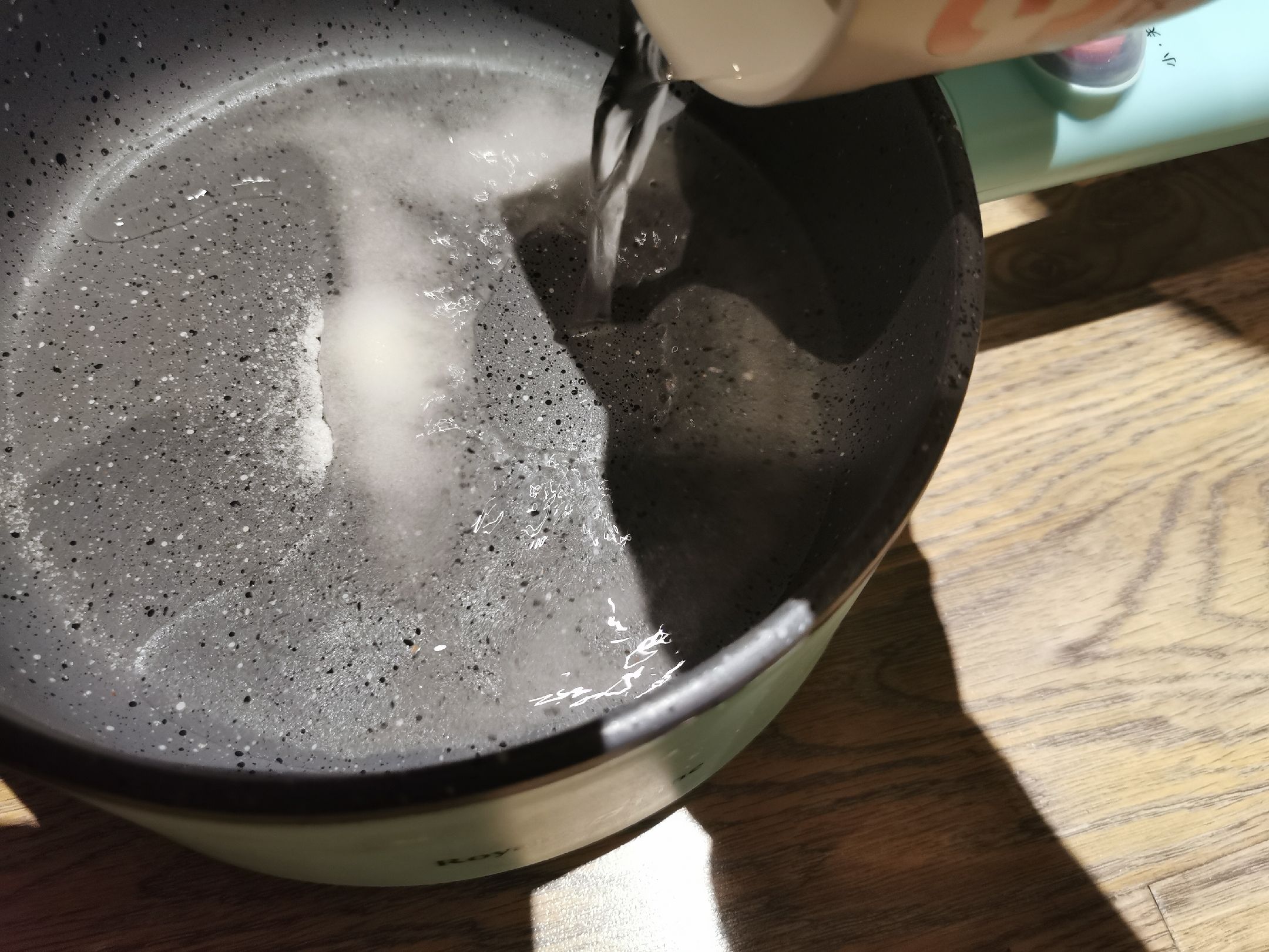 鹽爆花生米的做法-五香味炒菜譜-易網(wǎng)健康養(yǎng)生網(wǎng) 鹽爆花生米的做法-五香味炒菜譜