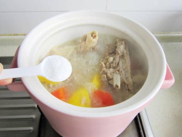 胡蘿卜燉羊腿的做法-家常味燉菜譜