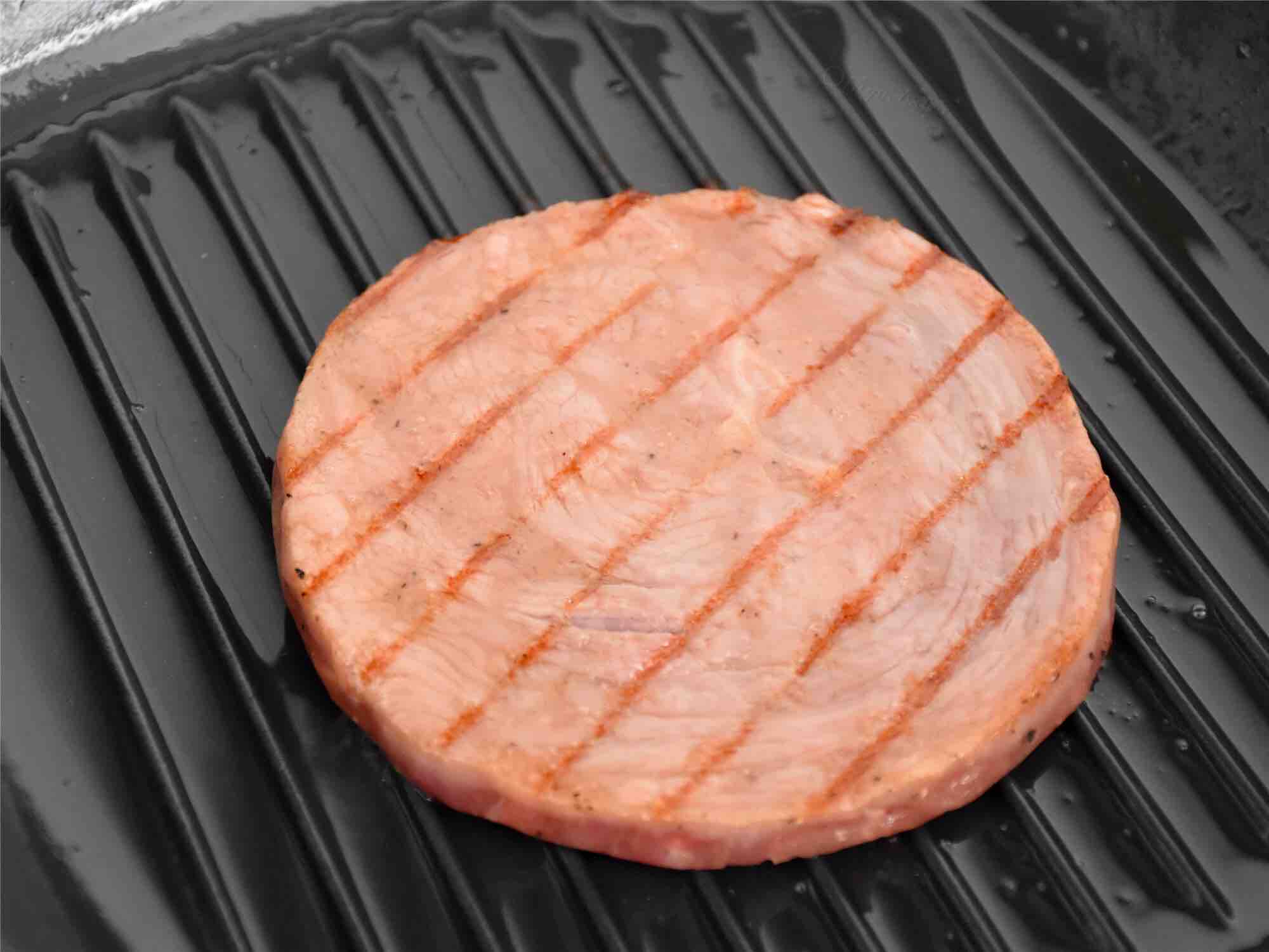 香煎鮮嫩牛排的做法-黑椒味煎菜譜-易網健康養生網 香煎鮮嫩牛排的做法-黑椒味煎菜譜