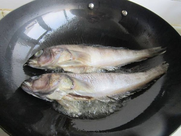 五道黑燜花卷的做法-家常味燜菜譜-易網健康養生網 五道黑燜花卷的做法-家常味燜菜譜