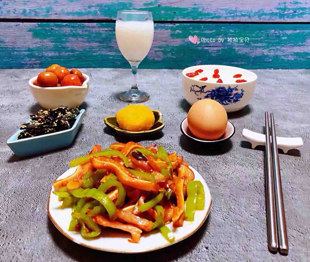 爆炒豬耳朵的做法-香辣味炒菜譜-易網健康養生網 爆炒豬耳朵的做法-香辣味炒菜譜