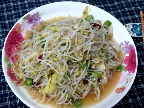 爆炒綠豆芽的做法-家常味炒菜譜-易網健康養(yǎng)生網 爆炒綠豆芽的做法-家常味炒菜譜