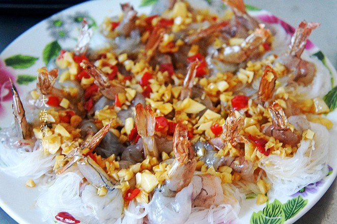 蒜蓉粉絲蒸大蝦的做法-咸鮮味蒸菜譜