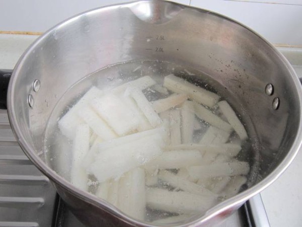 山藥炒香腸的做法-家常味炒菜譜