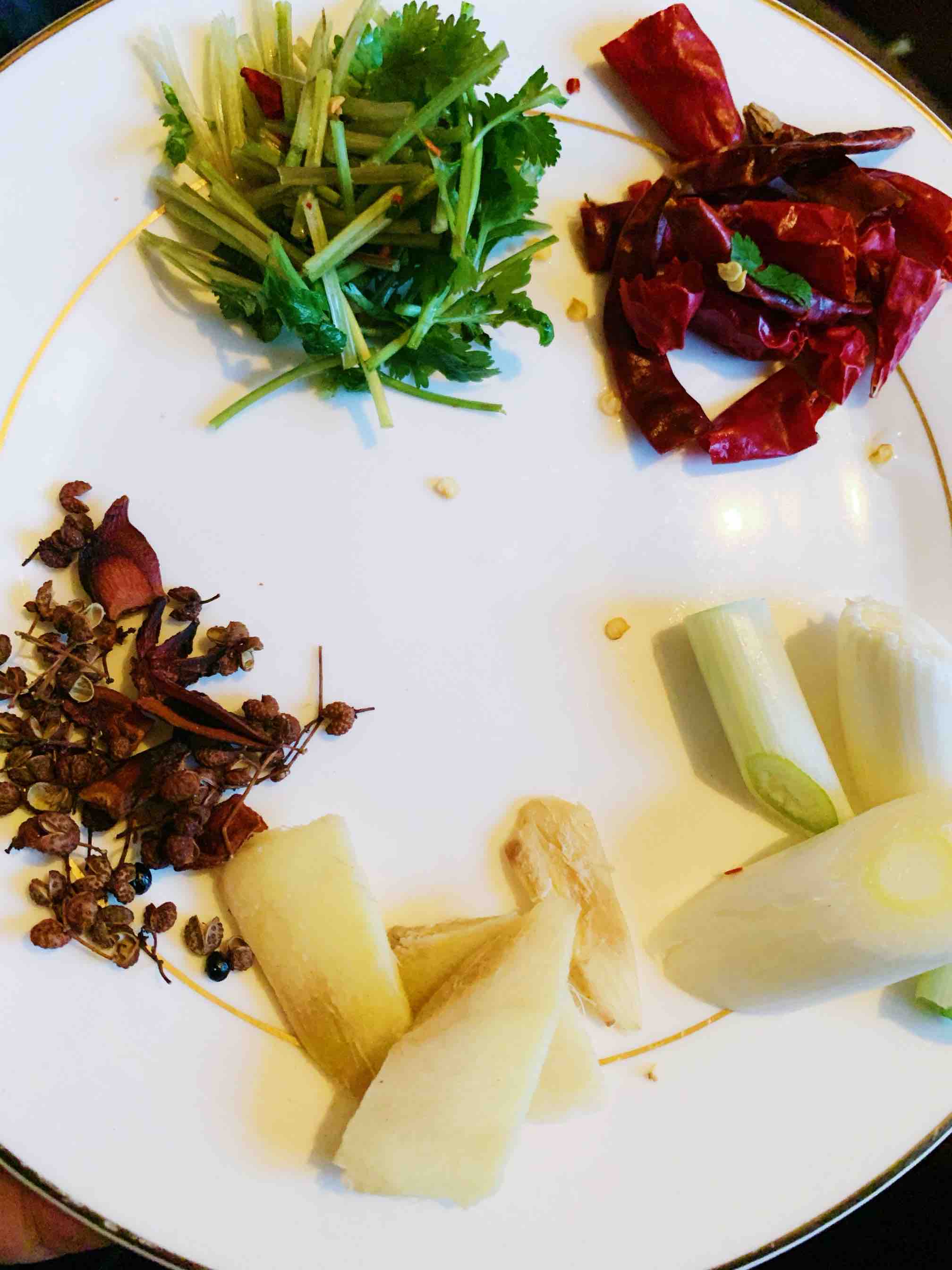 家庭版大盤雞的做法-咸鮮味燉菜譜