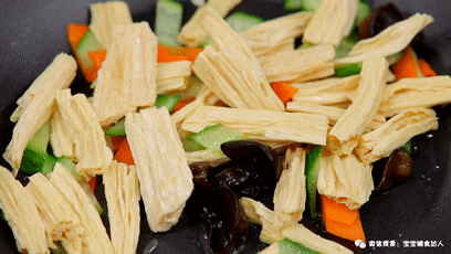 木耳腐竹小炒  寶寶輔食食譜的做法-家常味炒菜譜