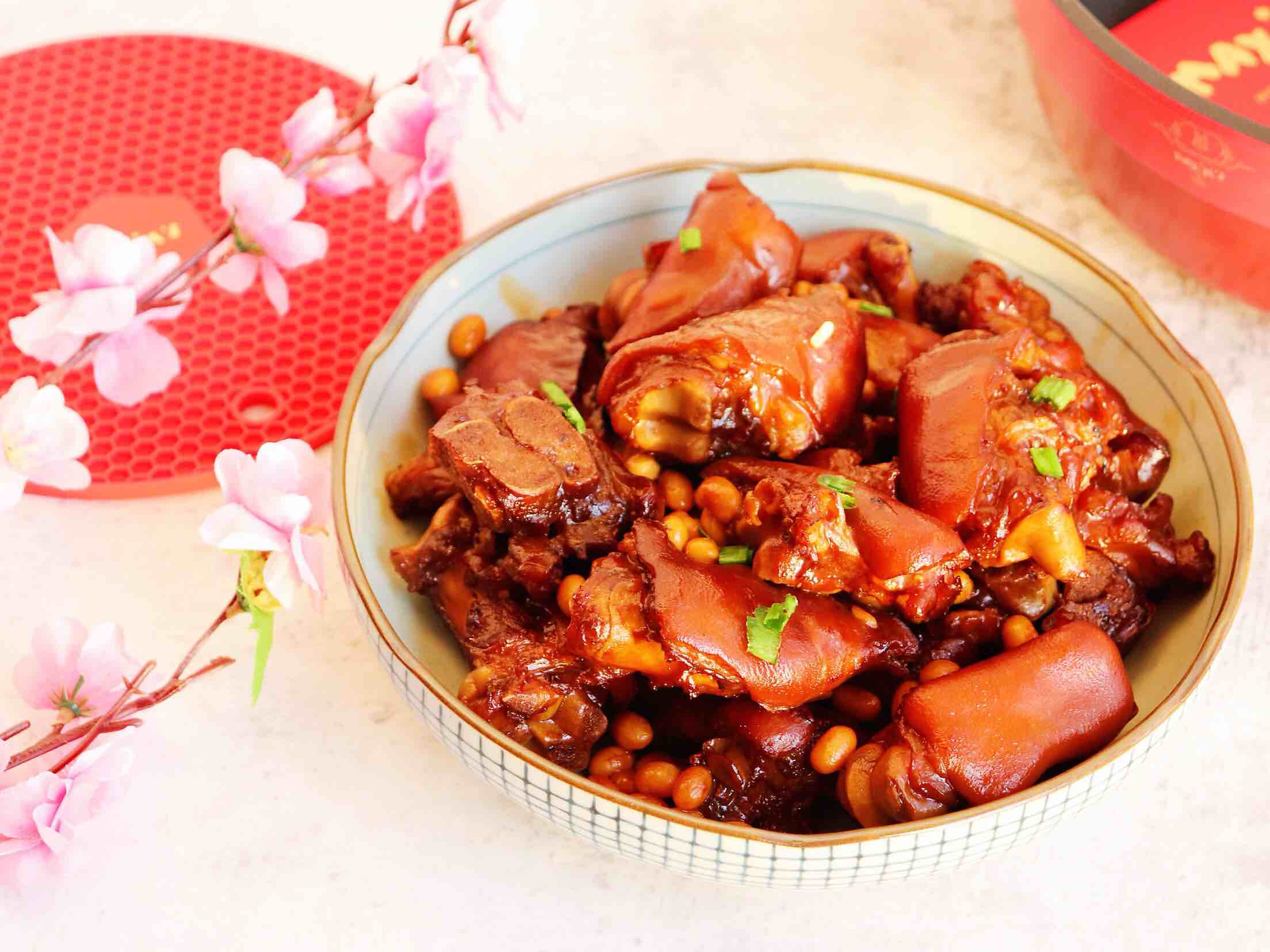 簡單易學的美味紅燒豬蹄的做法-家常味燒菜譜-易網健康養生網 簡單易學的美味紅燒豬蹄的做法-家常味燒菜譜