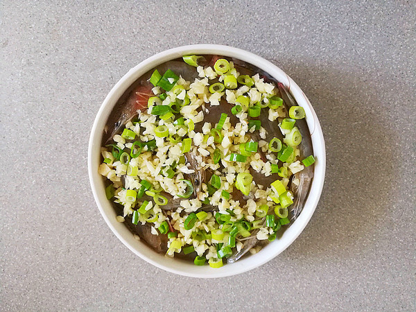 蒜蓉米粉蒸蝦的做法-家常味蒸菜譜-易網健康養生網 蒜蓉米粉蒸蝦的做法-家常味蒸菜譜