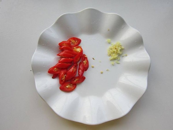 蒜薹炒豬肝的做法-蒜香味炒菜譜