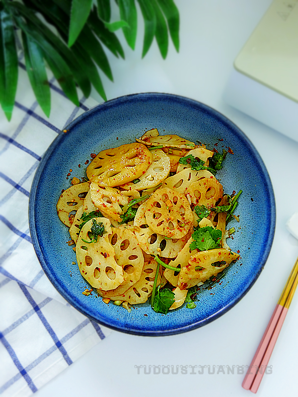 涼拌藕片的做法-咸鮮味拌菜譜-易網(wǎng)健康養(yǎng)生網(wǎng) 涼拌藕片的做法-咸鮮味拌菜譜