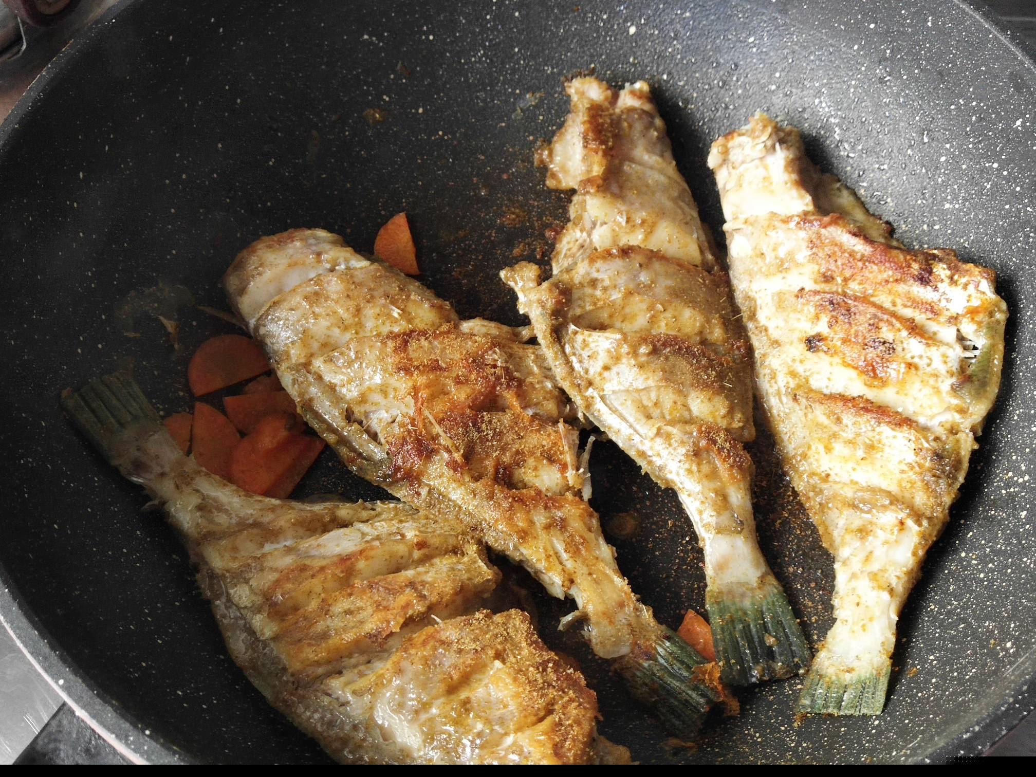 香煎扒皮魚的做法-咸鮮味煎菜譜-易網健康養生網 香煎扒皮魚的做法-咸鮮味煎菜譜