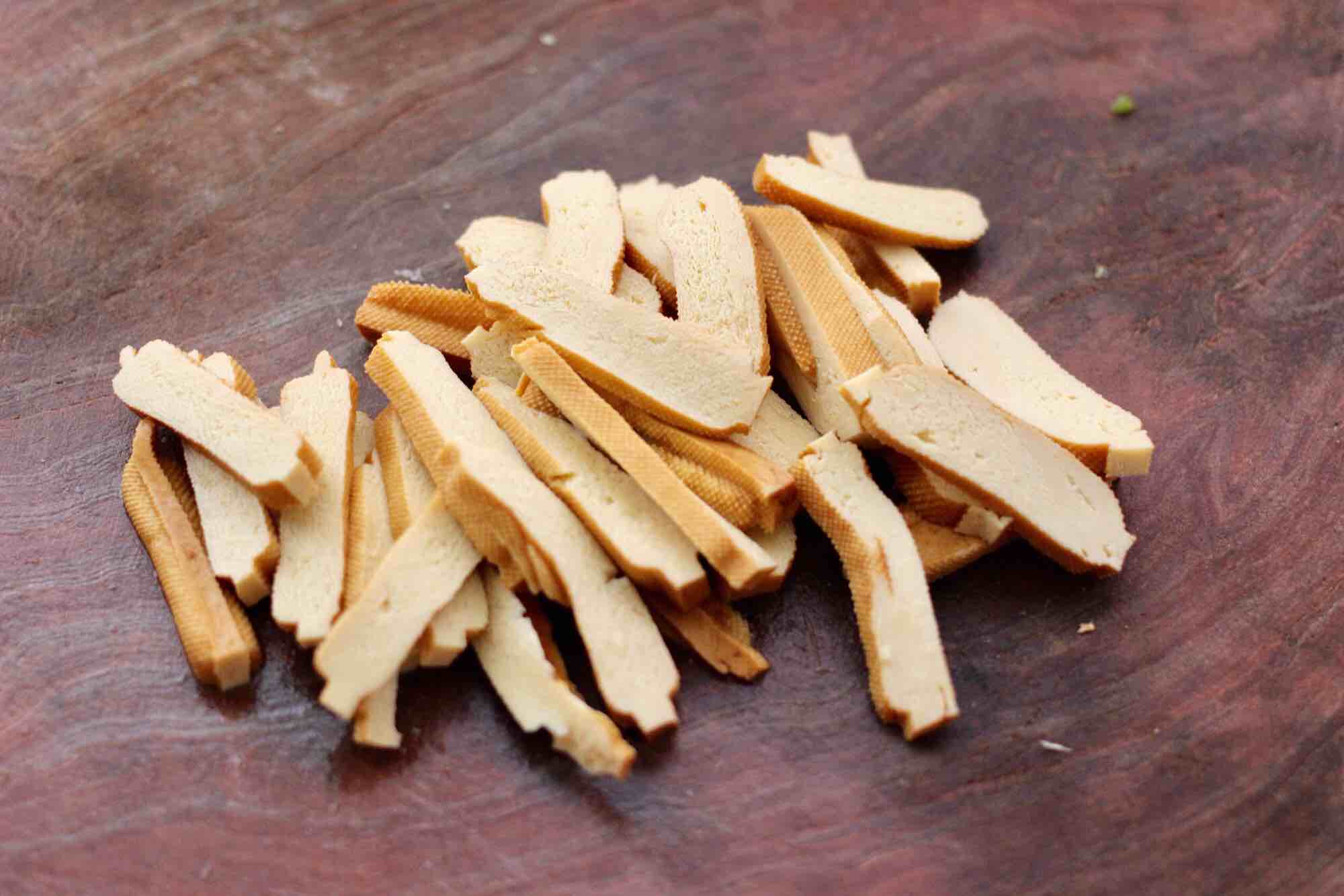 墨魚香干芹菜小炒的做法-咸鮮味炒菜譜-易網健康養生網 墨魚香干芹菜小炒的做法-咸鮮味炒菜譜