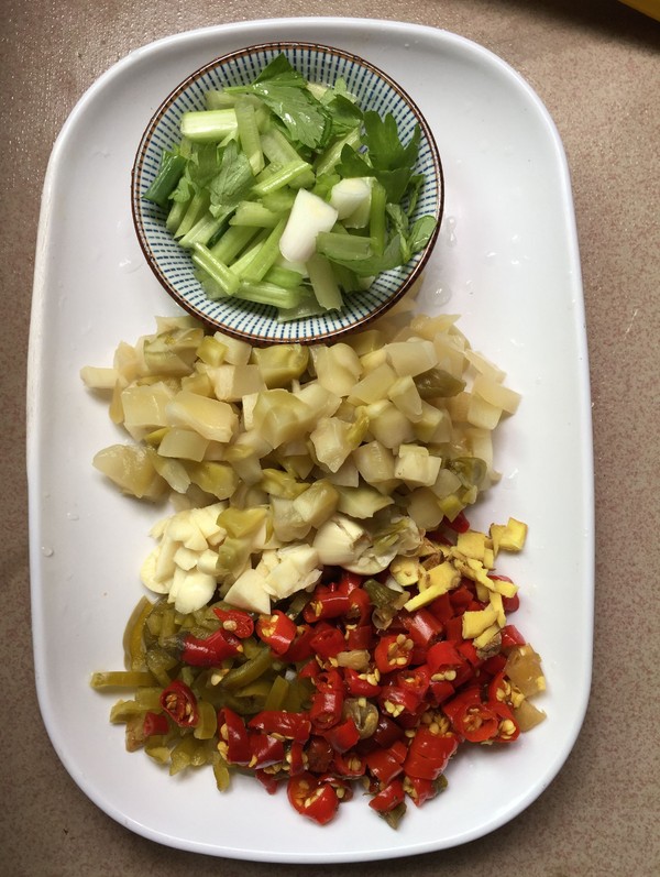 泡兒菜燒草魚的做法-酸辣味燒菜譜-易網健康養生網 泡兒菜燒草魚的做法-酸辣味燒菜譜