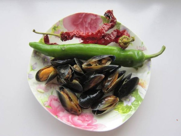 辣炒海虹的做法-香辣味炒菜譜-易網(wǎng)<a href=http://www.jsjjzhkt.cn/ target=_blank class=infotextkey>健康養(yǎng)生</a>網(wǎng) 辣炒海虹的做法-香辣味炒菜譜