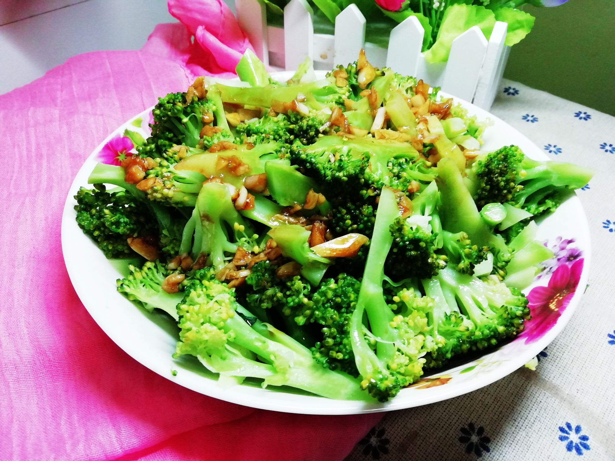 澆汁西蘭花的做法-家常味煮菜譜-易網健康養生網 澆汁西蘭花的做法-家常味煮菜譜