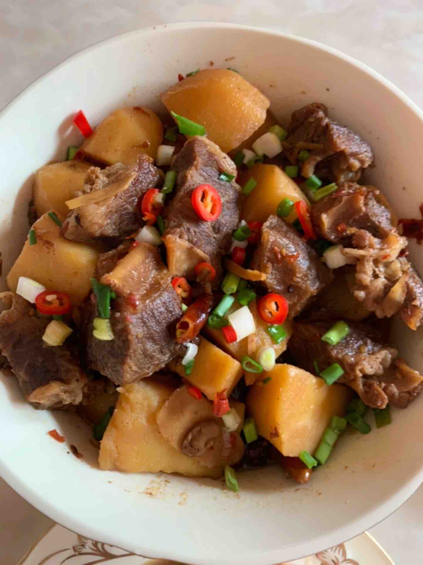 土豆紅燒牛肉的做法-醬香味燒菜譜