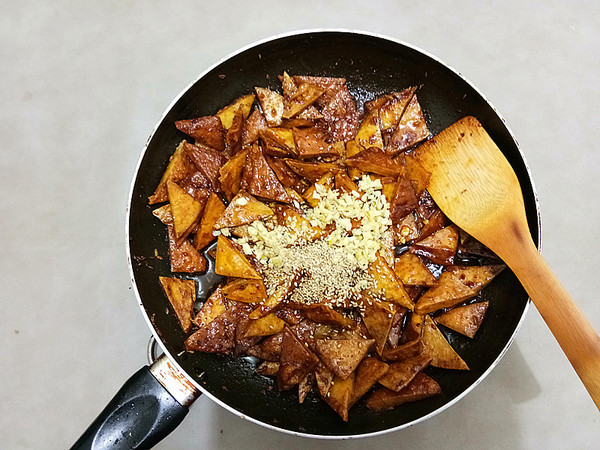 香辣豆腐干的做法-麻辣味其它工藝菜譜-易網健康養生網 香辣豆腐干的做法-麻辣味其它工藝菜譜