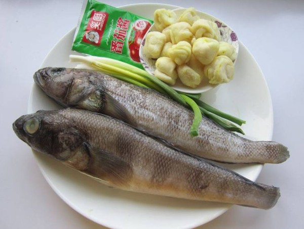 五道黑燜花卷的做法-家常味燜菜譜-易網<a href=http://www.jsjjzhkt.cn/ target=_blank class=infotextkey>健康養生</a>網 五道黑燜花卷的做法-家常味燜菜譜