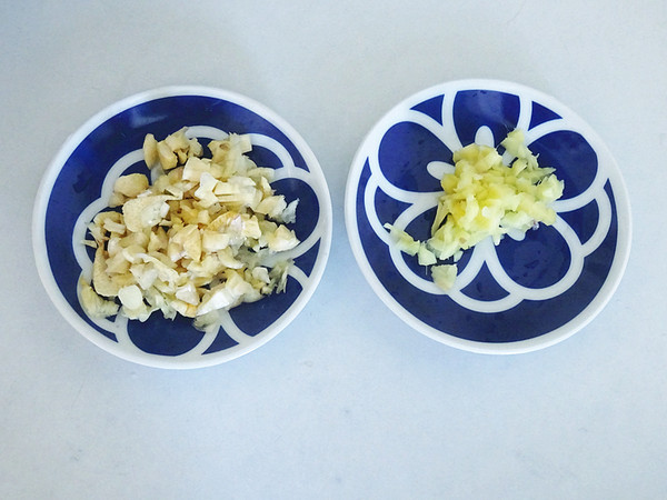 木耳炒白菜的做法-家常味炒菜譜-易網健康養(yǎng)生網 木耳炒白菜的做法-家常味炒菜譜