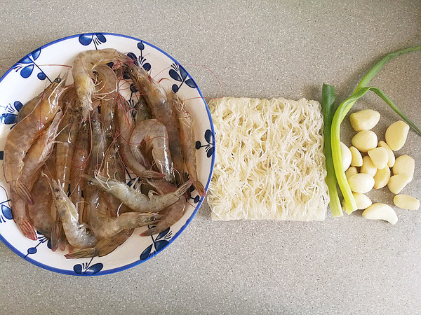 蒜蓉米粉蒸蝦的做法-家常味蒸菜譜-易網<a href=http://www.jsjjzhkt.cn/ target=_blank class=infotextkey>健康養生</a>網 蒜蓉米粉蒸蝦的做法-家常味蒸菜譜