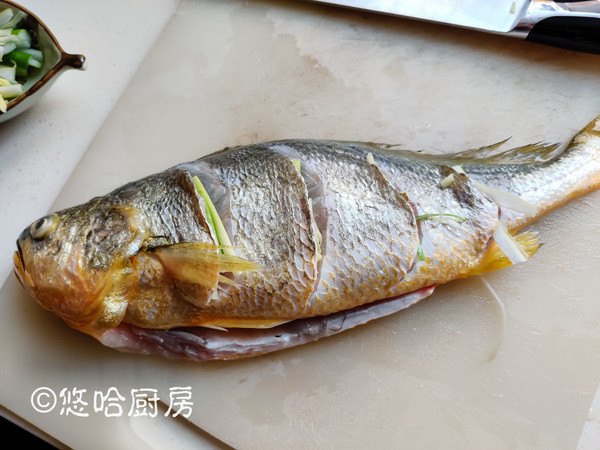 清蒸大黃魚的做法-家常味蒸菜譜-易網健康養生網 清蒸大黃魚的做法-家常味蒸菜譜