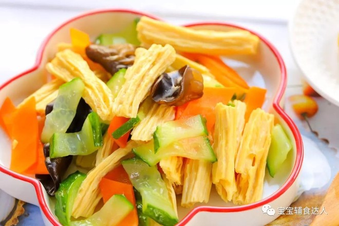 木耳腐竹小炒  寶寶輔食食譜的做法-家常味炒菜譜