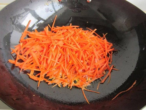 韭菜胡蘿卜炒雞蛋的做法-家常味炒菜譜-易網健康養生網 韭菜胡蘿卜炒雞蛋的做法-家常味炒菜譜