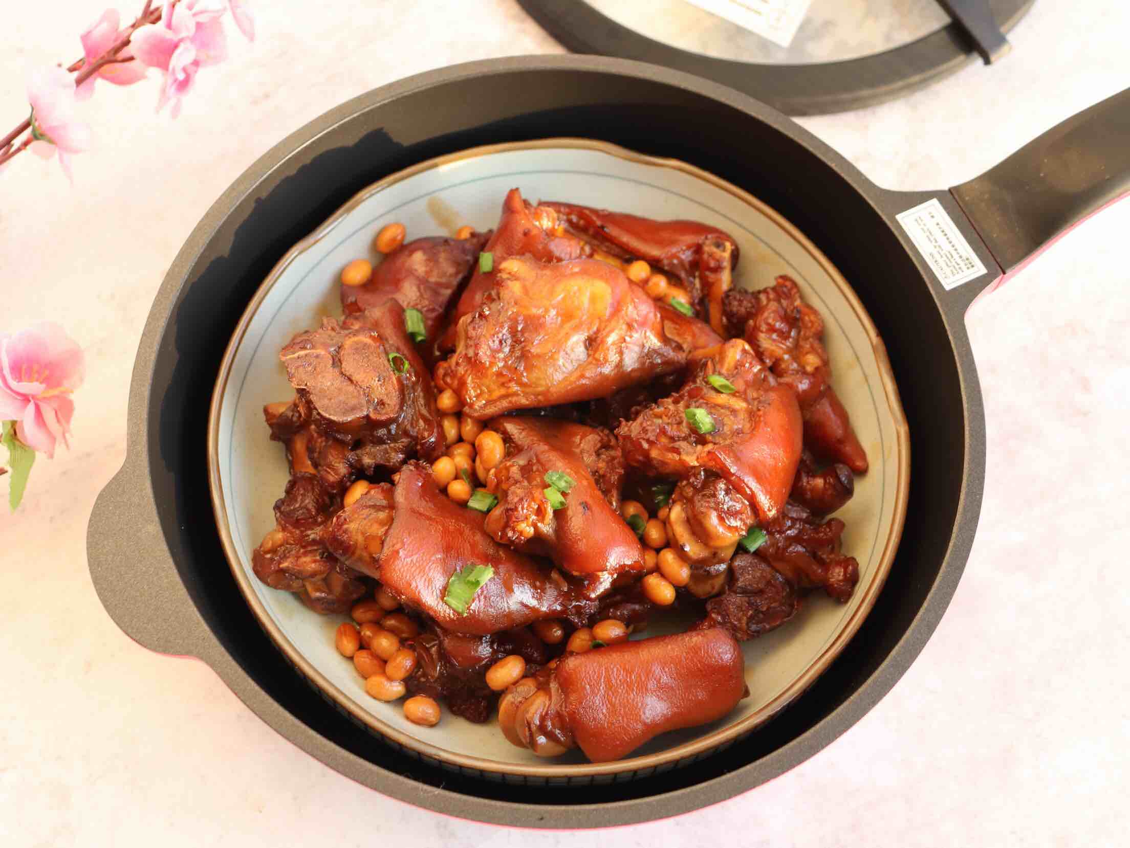 簡單易學的美味紅燒豬蹄的做法-家常味燒菜譜-易網健康養生網 簡單易學的美味紅燒豬蹄的做法-家常味燒菜譜