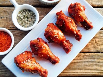 自制蜜汁烤雞翅根,外酥里嫩好吃到轉(zhuǎn)圈圈的做法-香辣味烤菜譜