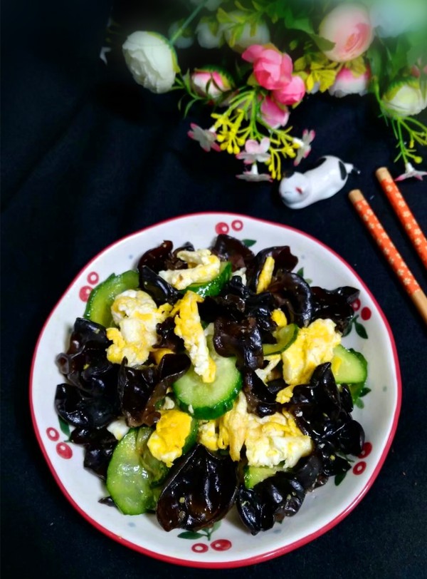 黃瓜木耳炒雞蛋的做法-家常味炒菜譜