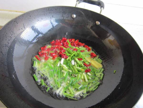 臘魚燒茄子的做法-咸鮮味燒菜譜-易網(wǎng)健康養(yǎng)生網(wǎng) 臘魚燒茄子的做法-咸鮮味燒菜譜